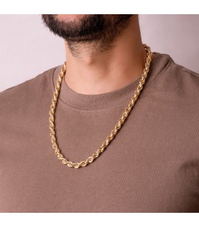 Collana uomo maglia corda spessa in oro giallo 750, lunga 60 cm e larga 7,7 mm, con effetto intrecciato.