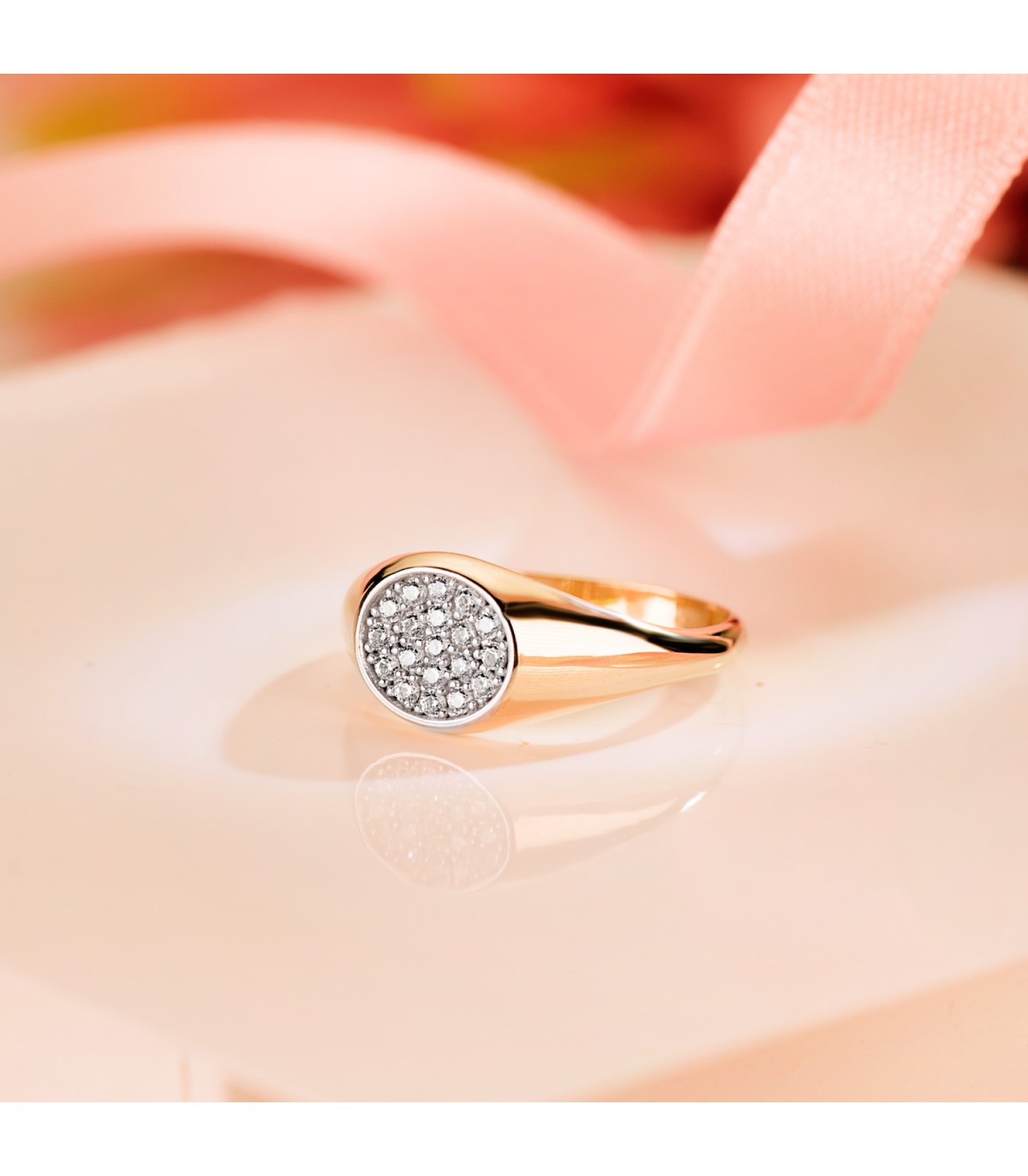 Siegelringe für Damen, für den kleinen Finger, den Ringfinger, den Herzfinger und den Zeigefinger. Siegelringe aus Gold.