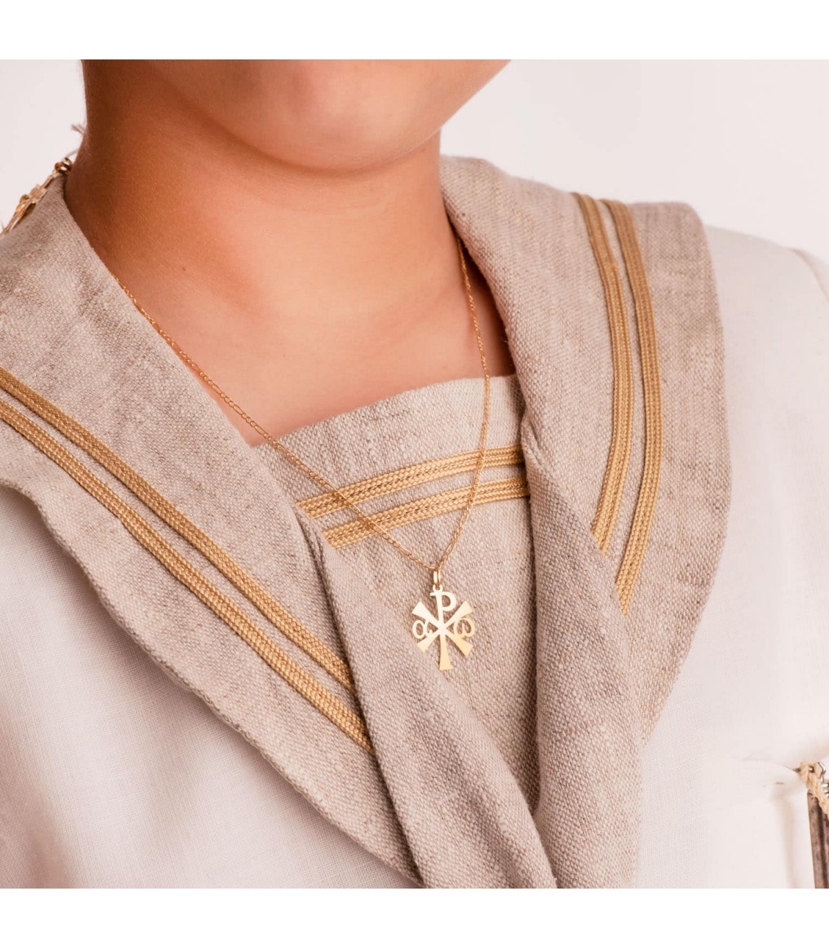 Croce della Pace, medaglia con monogramma di Cristo | Croce d'oro giallo 18Kt 22 mm