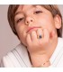 Garçon avec bague chevalière or 750 - Chevalière enfant pierre bleu