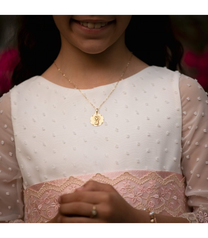 medalla de oro niña
