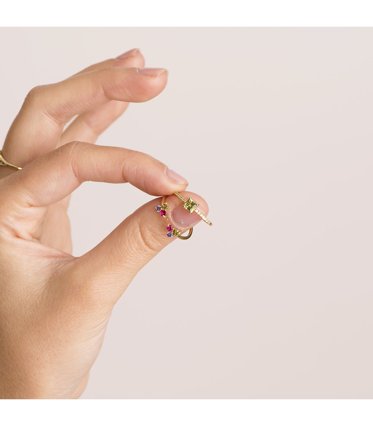 Anillo oro 18 kilates, anillos con piedras | Joyería mujer Alda.