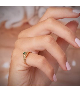 Bague pour femmes en or, parfait au petit doigt, modèle Chevalière 18K avec pierre verte