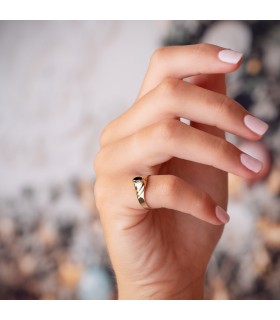Sello Nagare oro 18K piedra negra. Sellos para bebé y anillos para el dedo meñique de mujer.