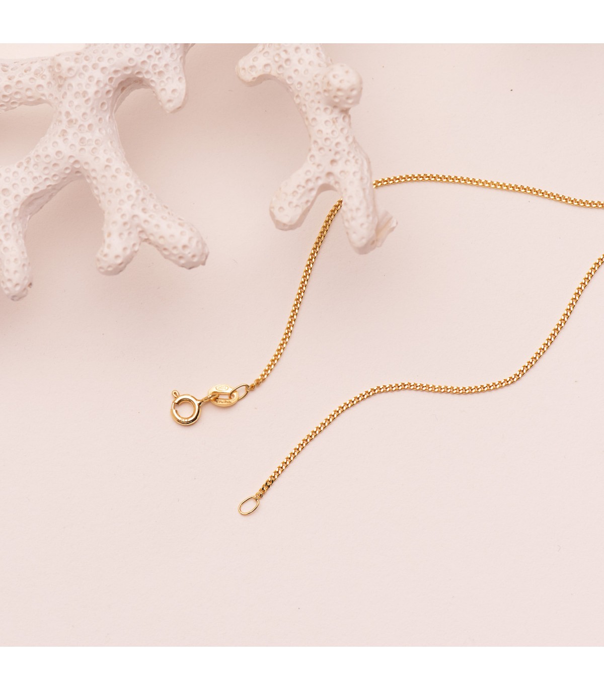 Chaîne massive en or 18 carats, modèle Gourmette 1mm 45 cm · Chaînes et collier or unisex pour enfants et femme.