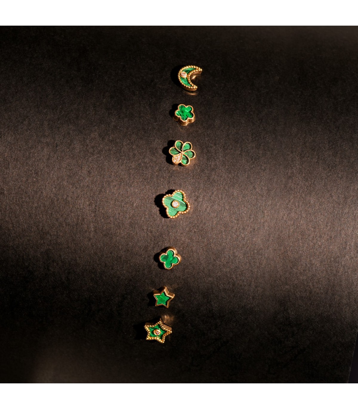 Pendientes Mystic estrella Oro 18K 9mm- pendientes pequeños, cierre presión, joyas de mujer