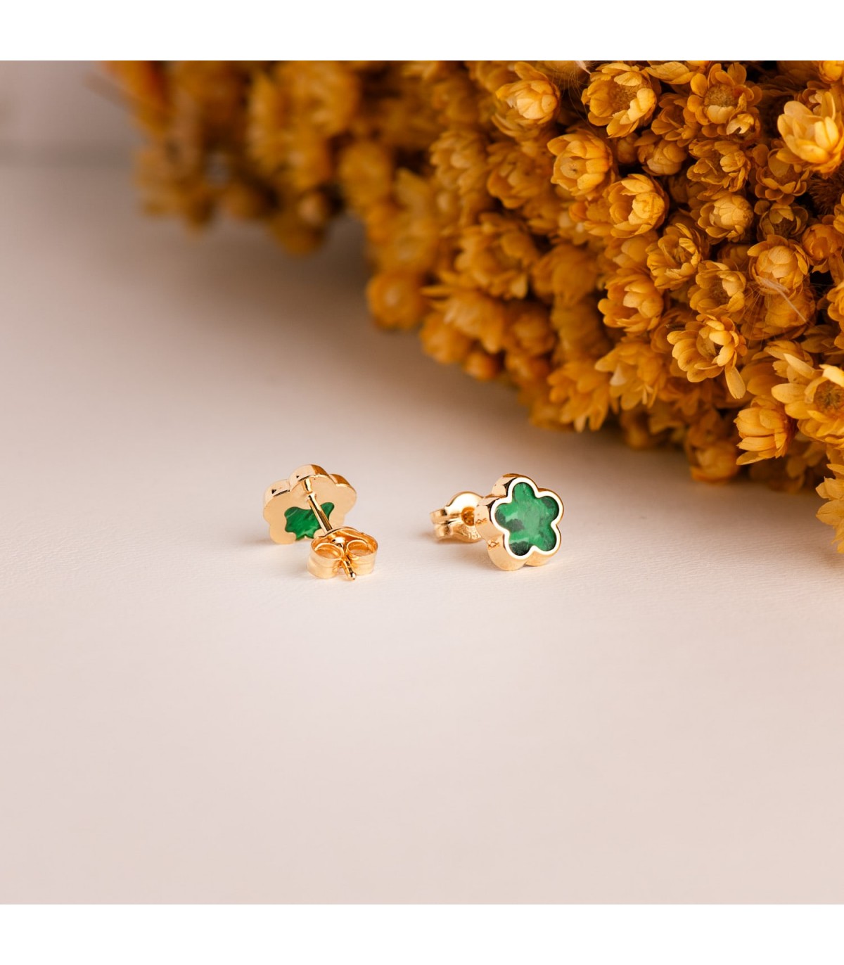 Puces d'oreilles Mystic fleur Oro 18K 7mm
