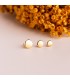 Pendientes redondos Oro 18 kilates 5,5 mm. Pendientes atemporales y clásicos de niña para llevar a diario.
