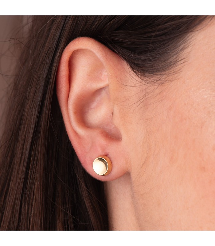 Orecchino in Oro 750 8 mm a bottone concavo, design a lobo per ragazza o donna.