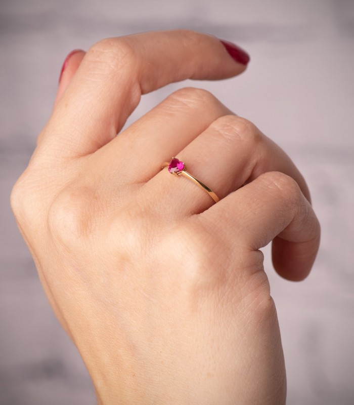 Anillo Dafne Corazón rojo Oro amarillo 18 K -  Anillos para mujer. Anillo promesa de oro.