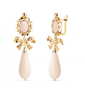Orecchini oro giallo 18kt pendenti goccia avorio, stile ricamati con cammeo.