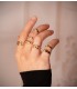 anillo de mujer moderno