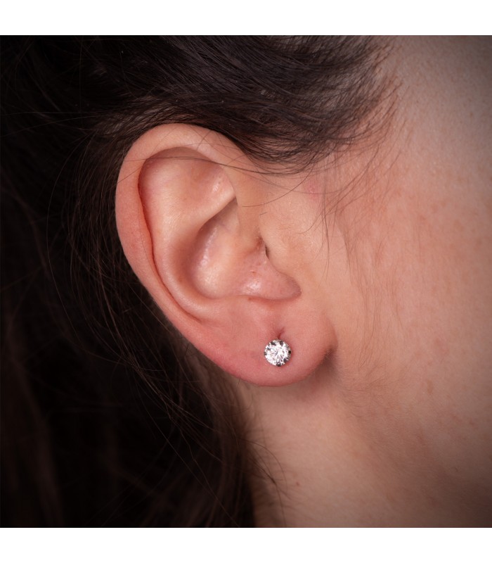 Punto luce, orecchini piccoli in oro 18 carati 5 mm. Gioielli da donna.