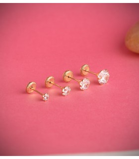 Orecchini griffe Monte Carlo 6mm oro 18K. Orecchini bambina e donna con punto luce.