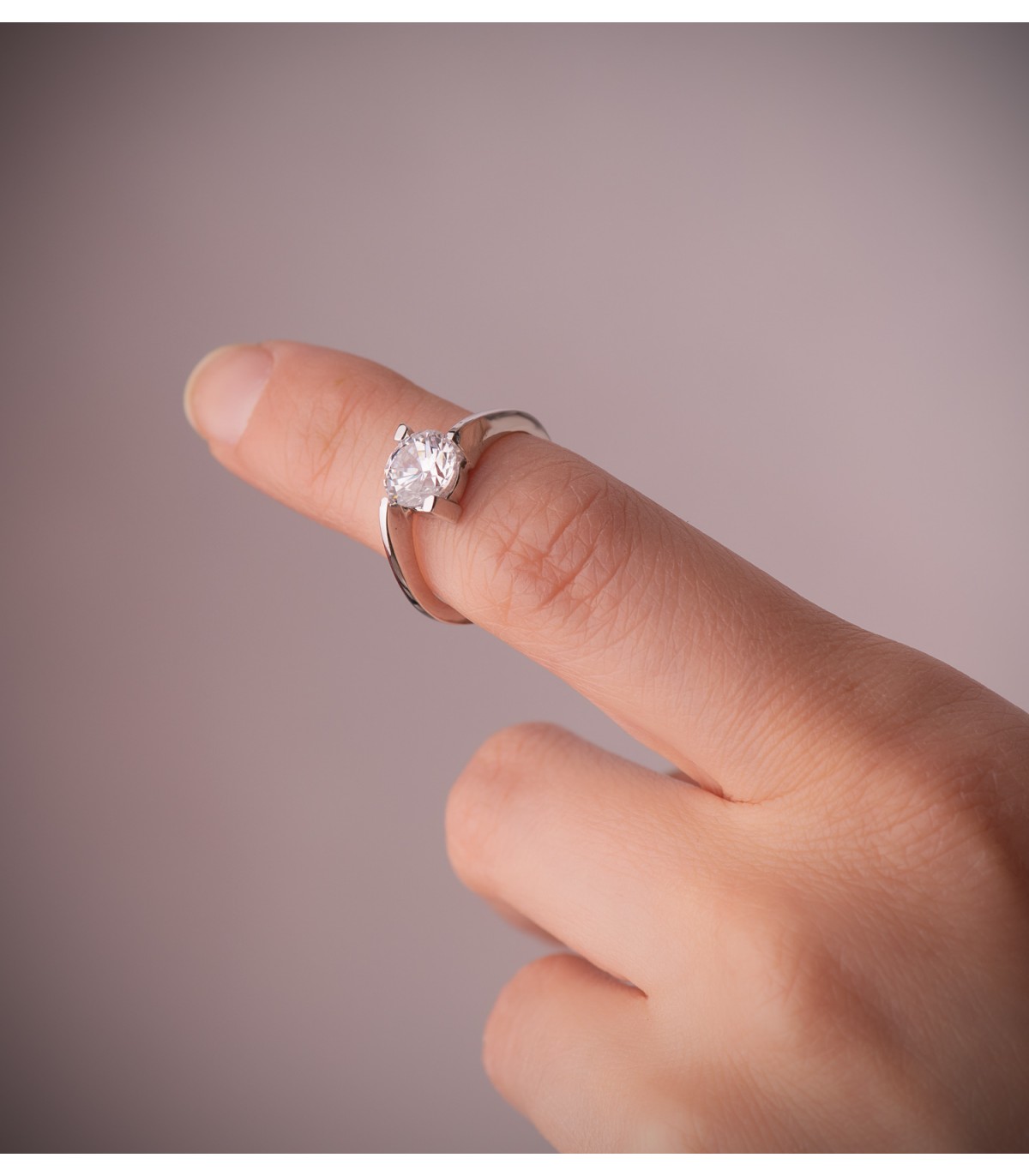 Anello Solitario Cora oro bianco 18 Kt
