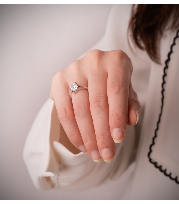 Solitaire blanc Cora 18 Carats
