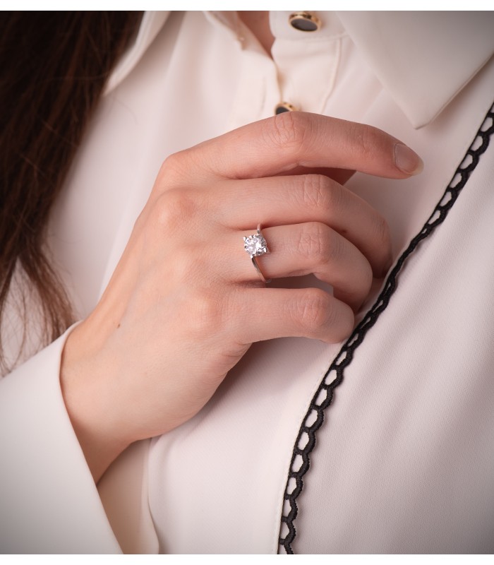 Anello Solitario Cora oro bianco 18 Kt
