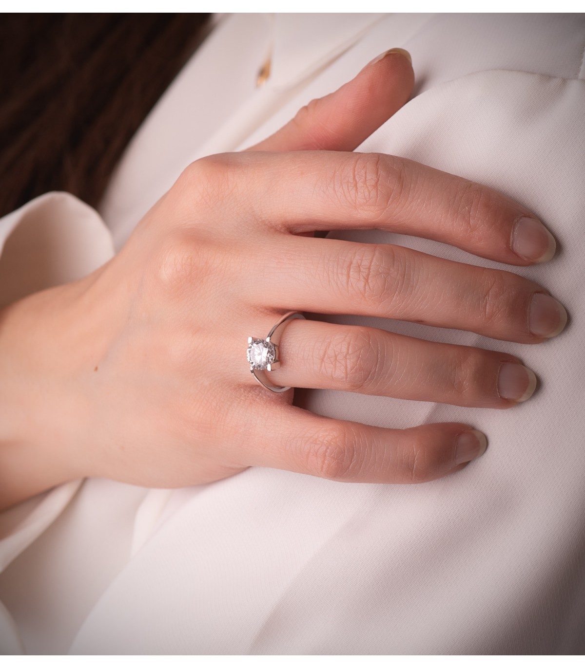 Anello Solitario Cora oro bianco 18 Kt