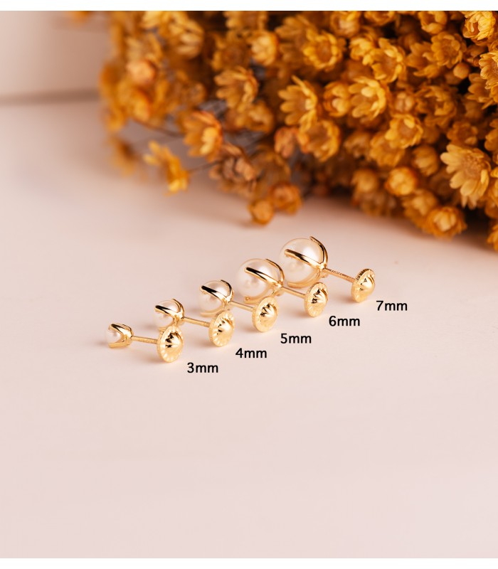 Orecchini in oro con perle 5 mm, modello Marianela da bambina con chiusura a vite.