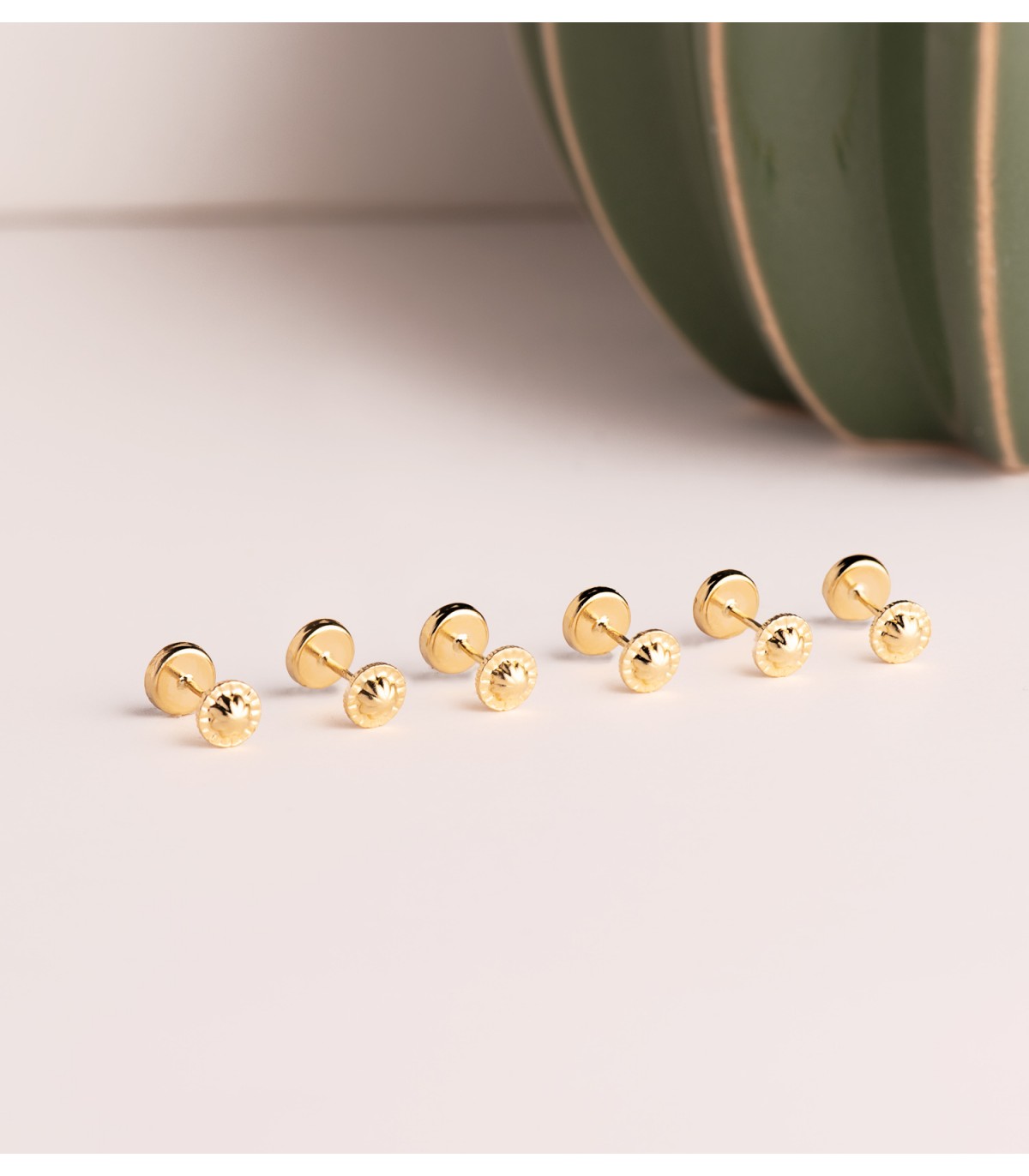 Pendientes oro niña Ilaria ónix 5.5mm 18K, pendientes pequeños niña y mujer