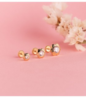 Boucles d'oreilles Or 750 Emelie fleur facettée 9 mm, enfant et femme