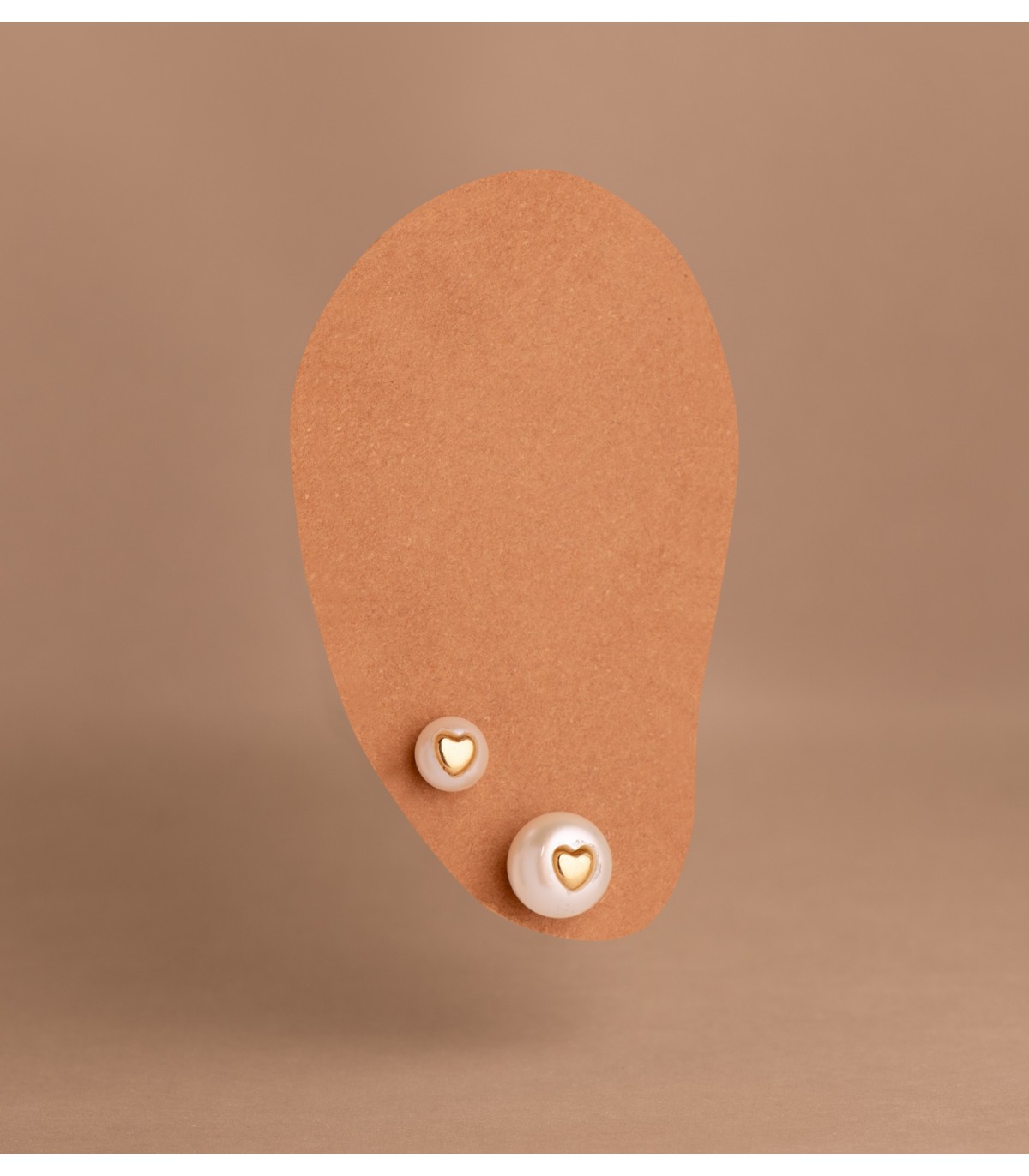 Pendientes perlas para niña con motivo de corazón - Oro 18 kilates.