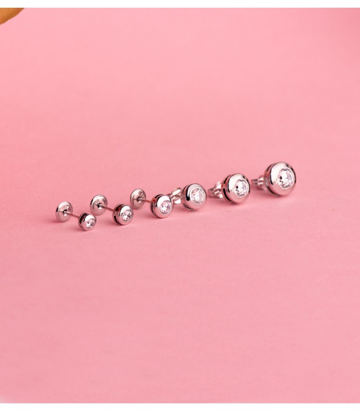 Pendiente chatón 4mm 18 Ktes, ideal para niñas, pendientes de oro blanco mujer.