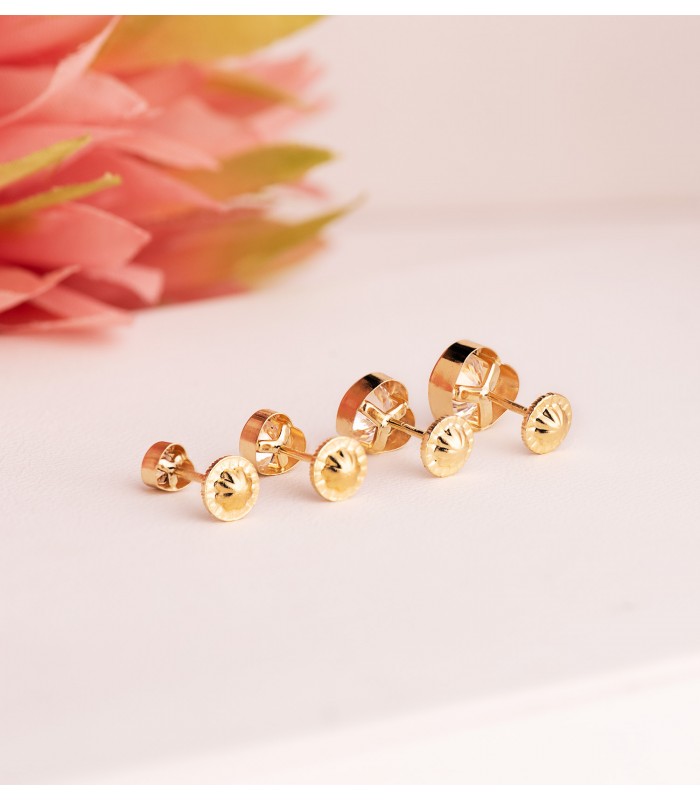 Pendientes oro amarillo Africa 18 Ktes 7,5 mm, corazones con circonitas.