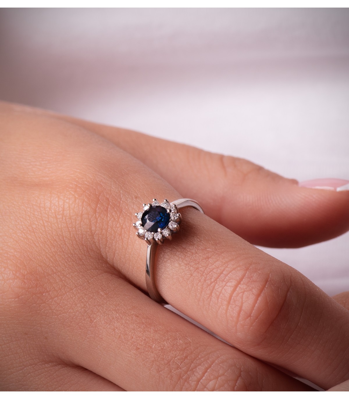 Bague Idril Or blanc 18K Diamants et Saphir