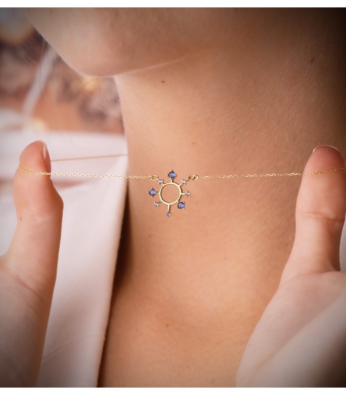 Collar Mujer Universe Oro Amarillo 18K, sol con piedras azules