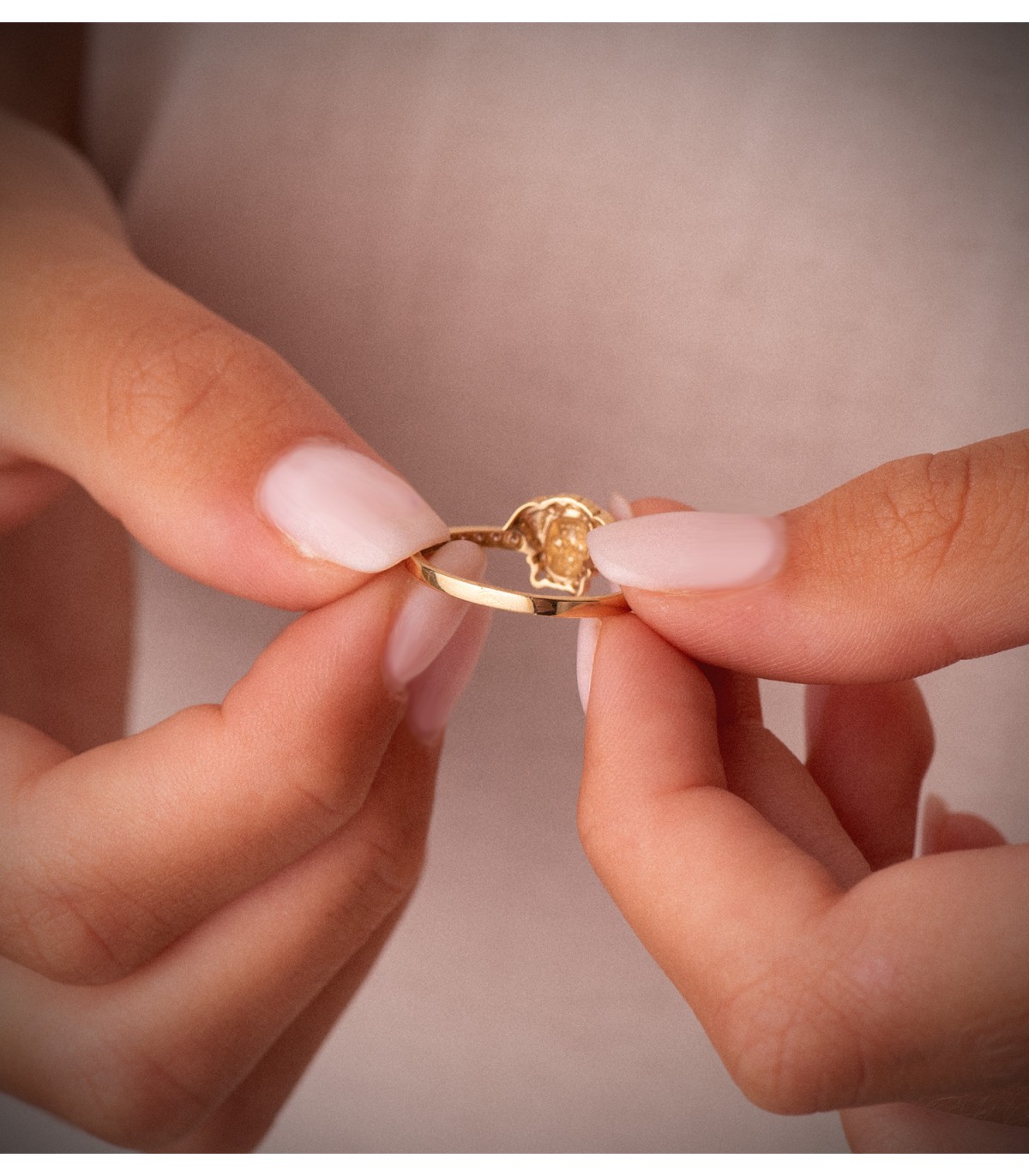 Bague avec tête de Méduse 2 ors 750, bagues femme avec gorgone