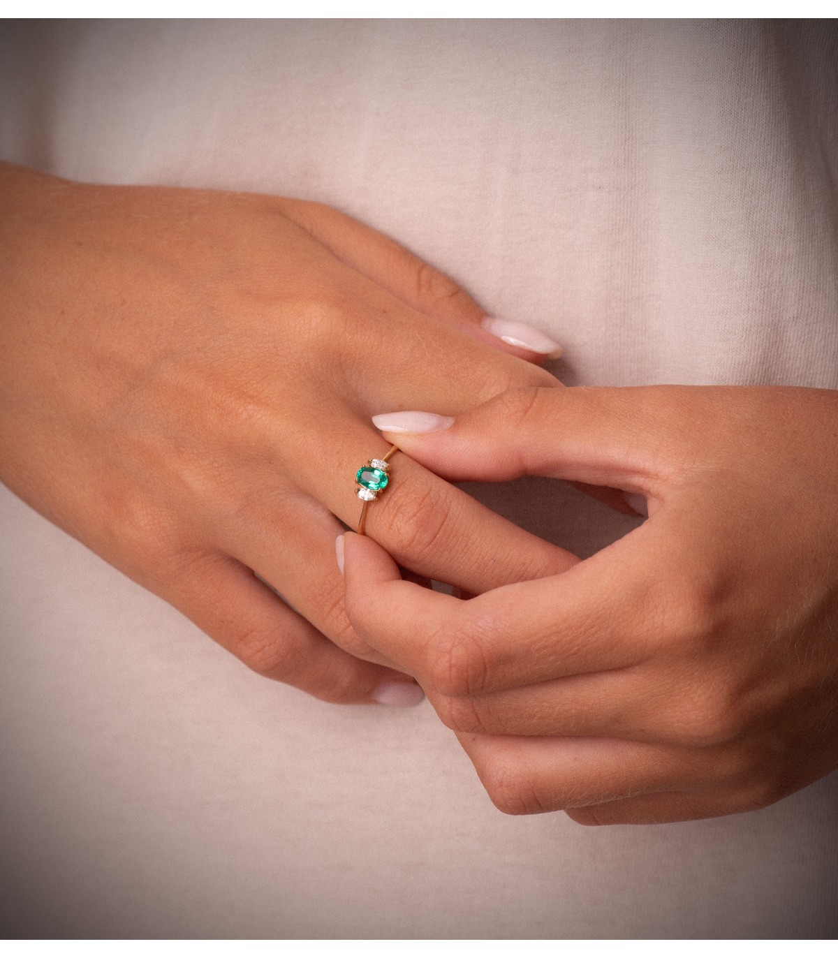 Anillo Intuition esmeralda y diamantes Oro 18K
