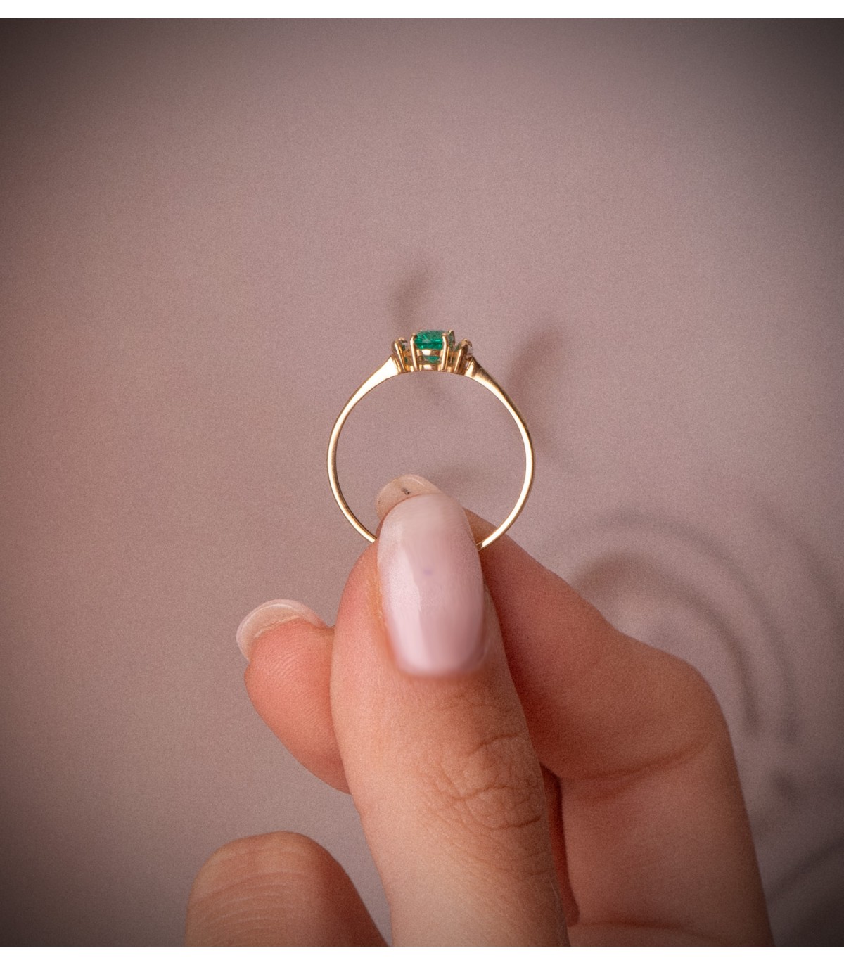 Anillo Intuition esmeralda y diamantes Oro 18K
