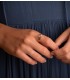 Breiter Ring mit offenen Bändern | Goldring mit blauen und weißen Steinen | 19644 online kaufen