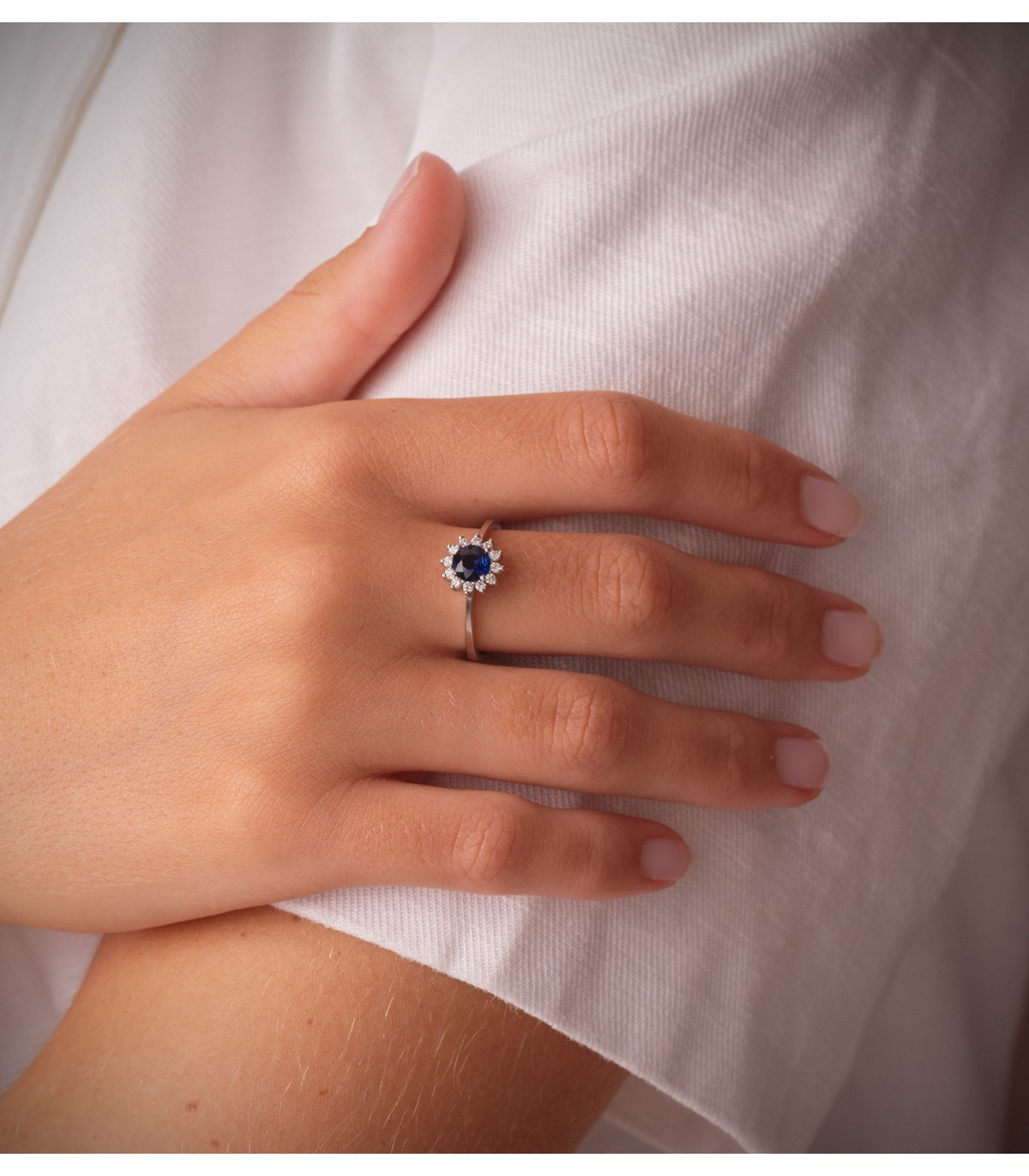 Bague Idril Or blanc 18K Diamants et Saphir