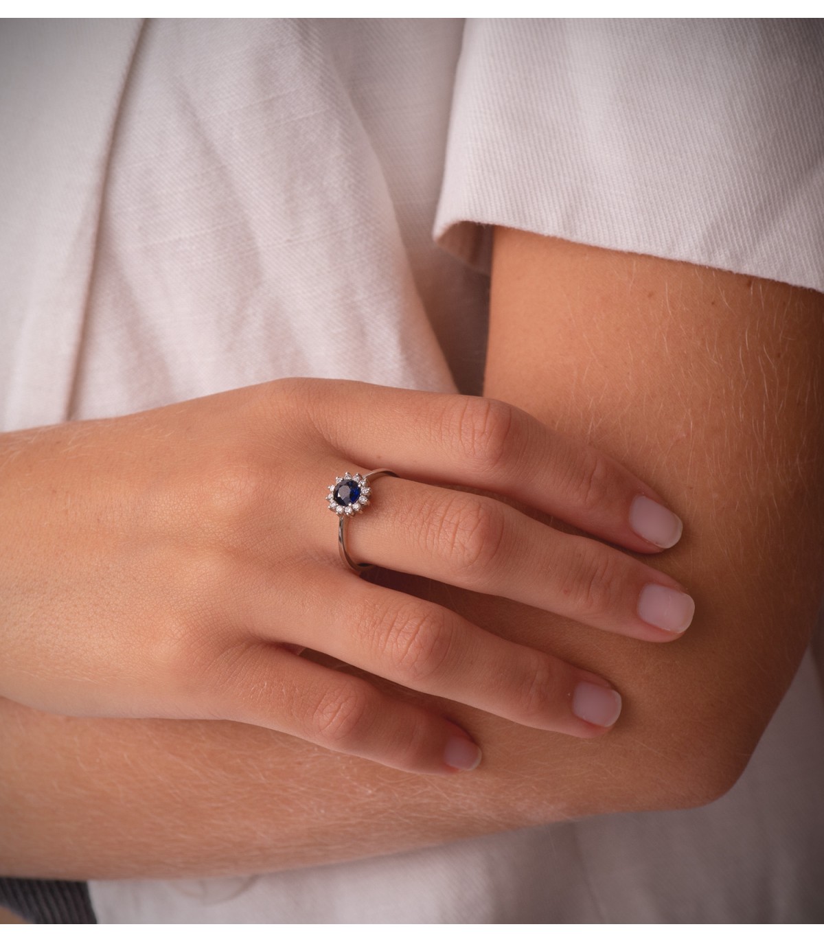 Bague Idril Or blanc 18K Diamants et Saphir