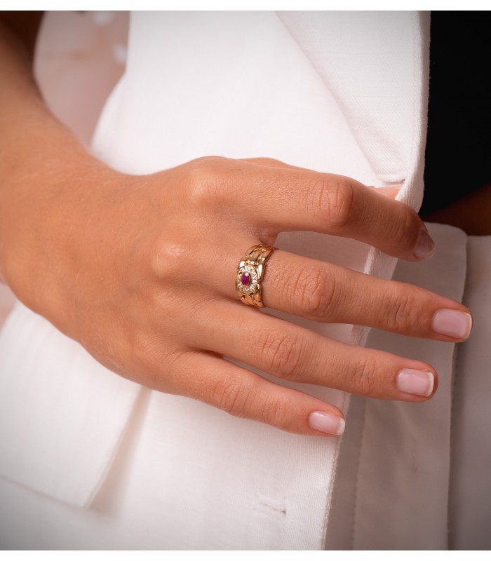 anillo de oro amarillo panter con rubi