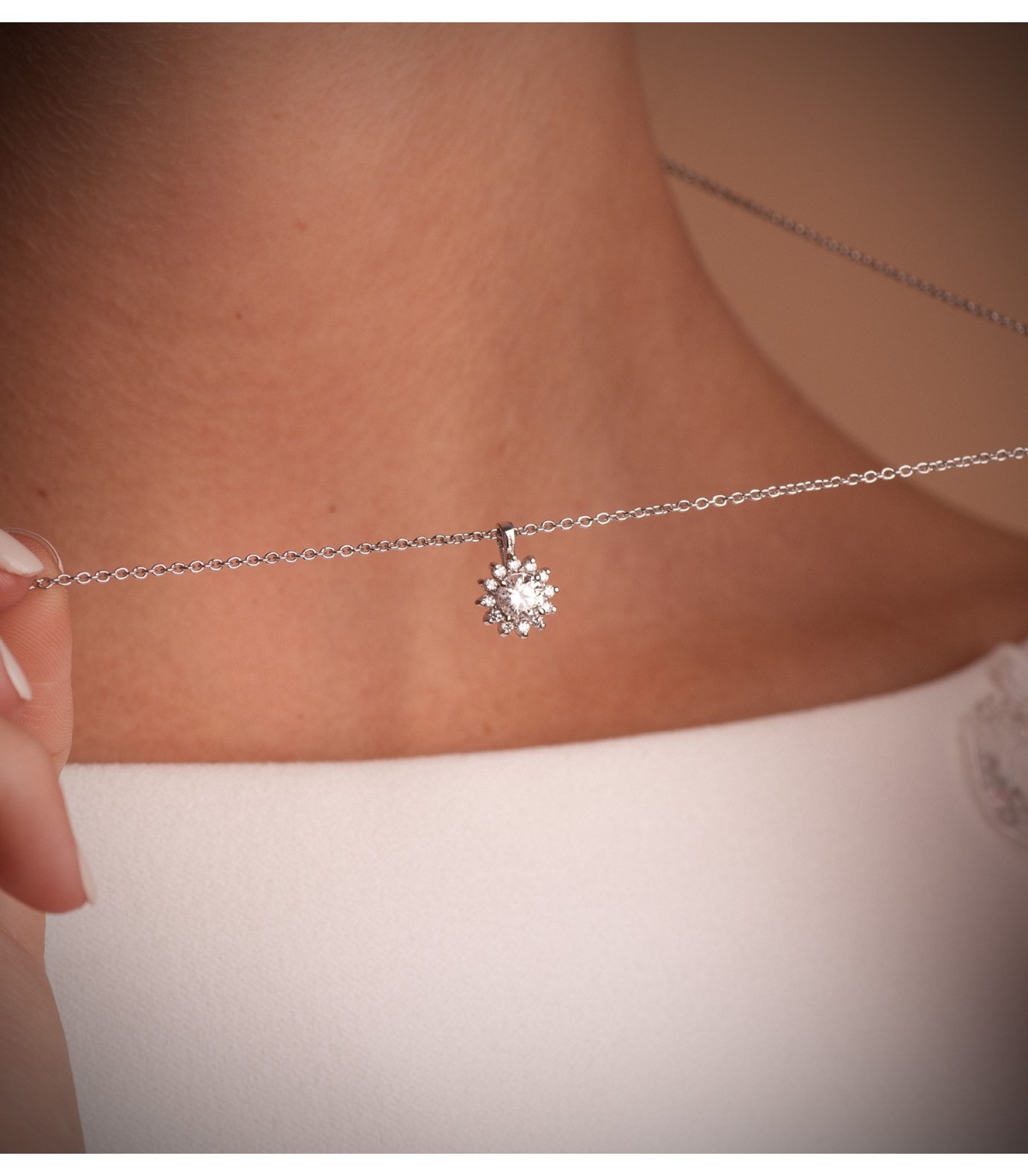 Colgante Idril Oro blanco 18K Diamantes, Collares diamantes mujer.