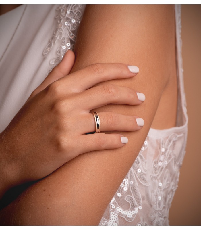 Anillo matrimonio Ainhoa 4 mm. Alianza oro bicolor. Compra joyas online.