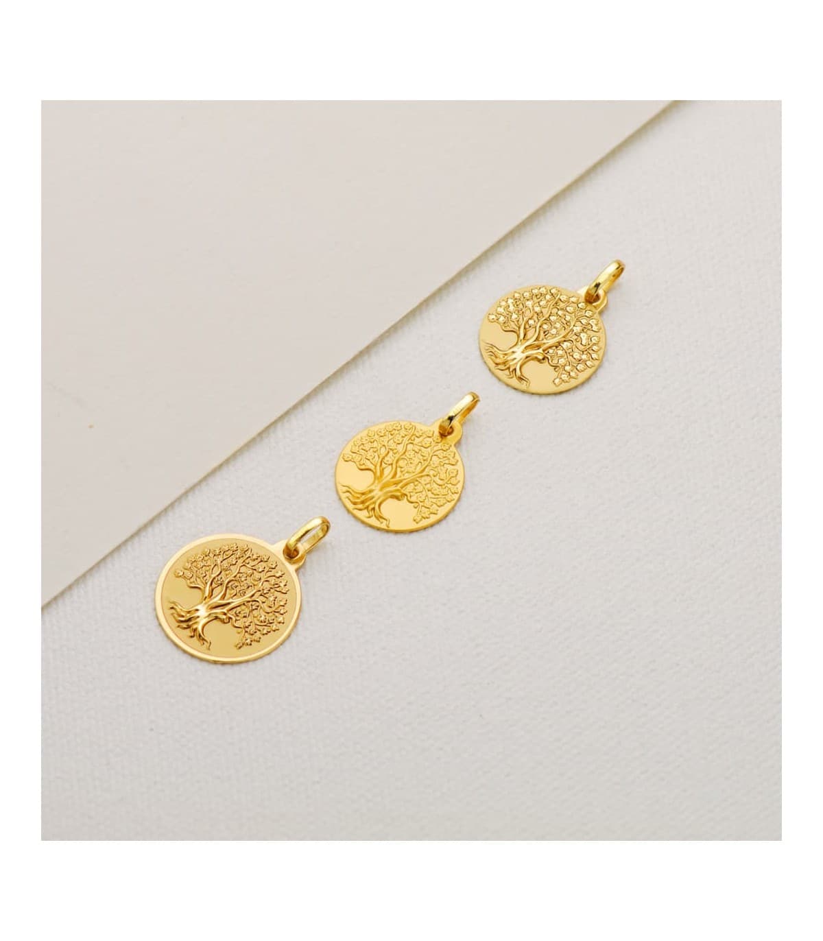 Lebensbaum Anhänger 375 Gold 16 mm | Personalisierte Glücksbringer-Anhänger