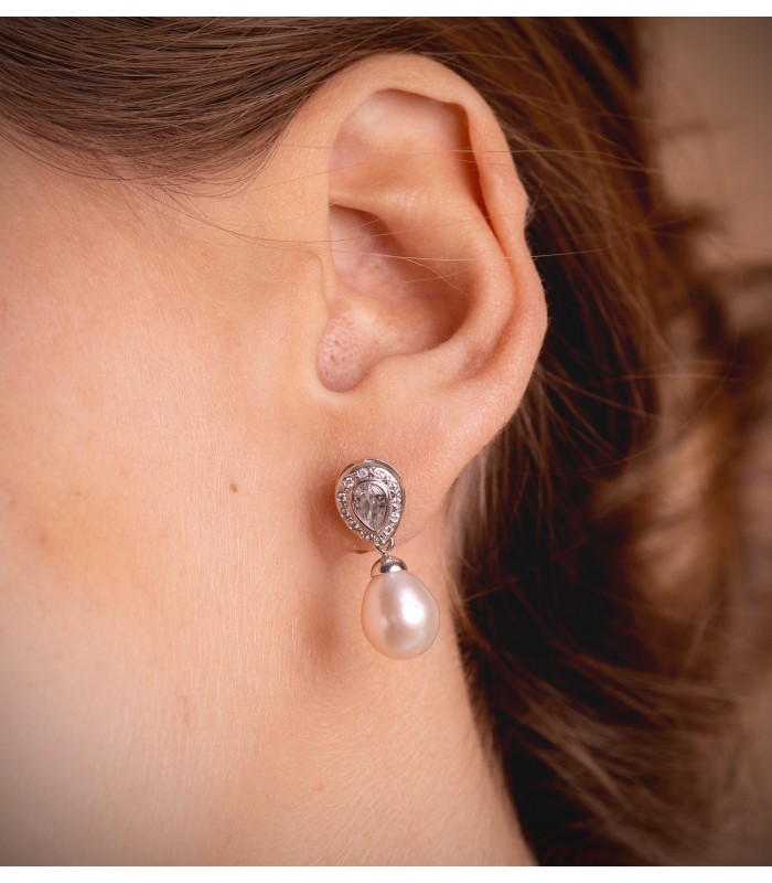 Pendientes de Novia Marisa Oro Blanco 18K. Pendientes largos con perlas para mujer.