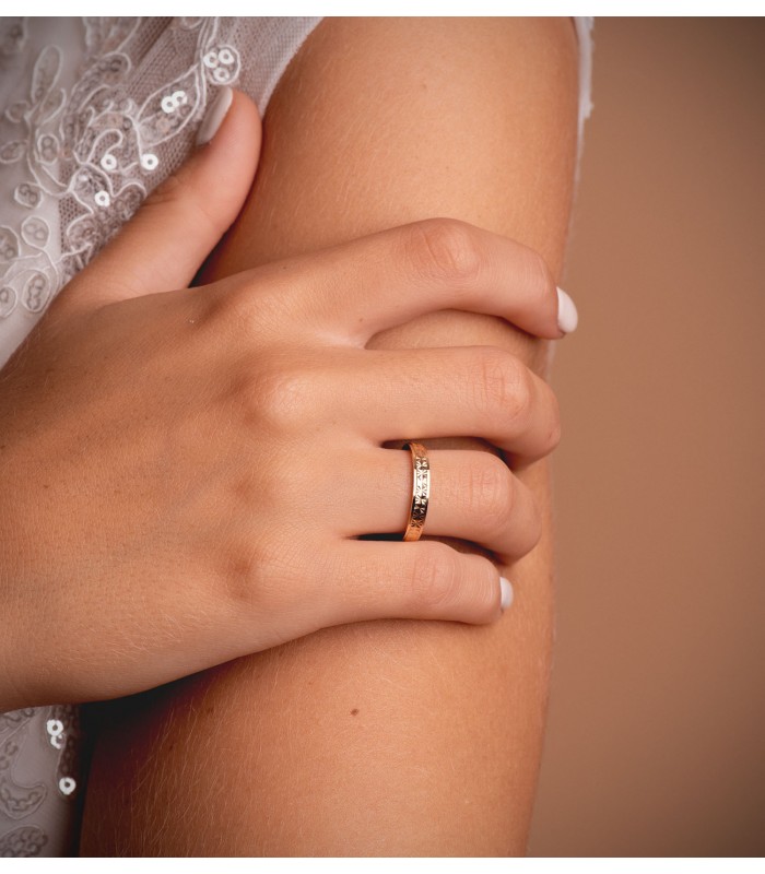 Fede nuziale con taglio a diamante. Fede nuziale donna. Alda Joyeros.