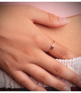 Damenring aus 750er Gelbgold mit Amethyst im Princess-Schliff, elegantes Design, P30164-OAAT