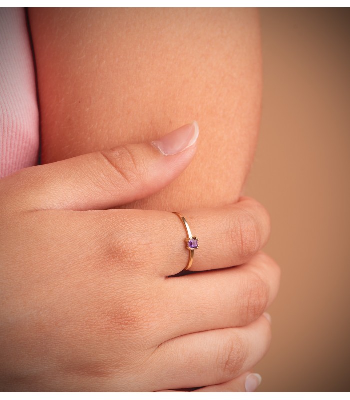 Anello con ametista quadrata princess, in oro giallo 18 kt - Gioielli da donna online