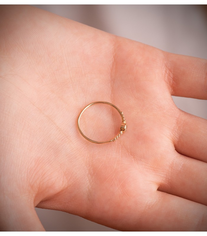 Anello da donna in oro 18 carati con diamanti. Anello in oro giallo modello Hayworth.