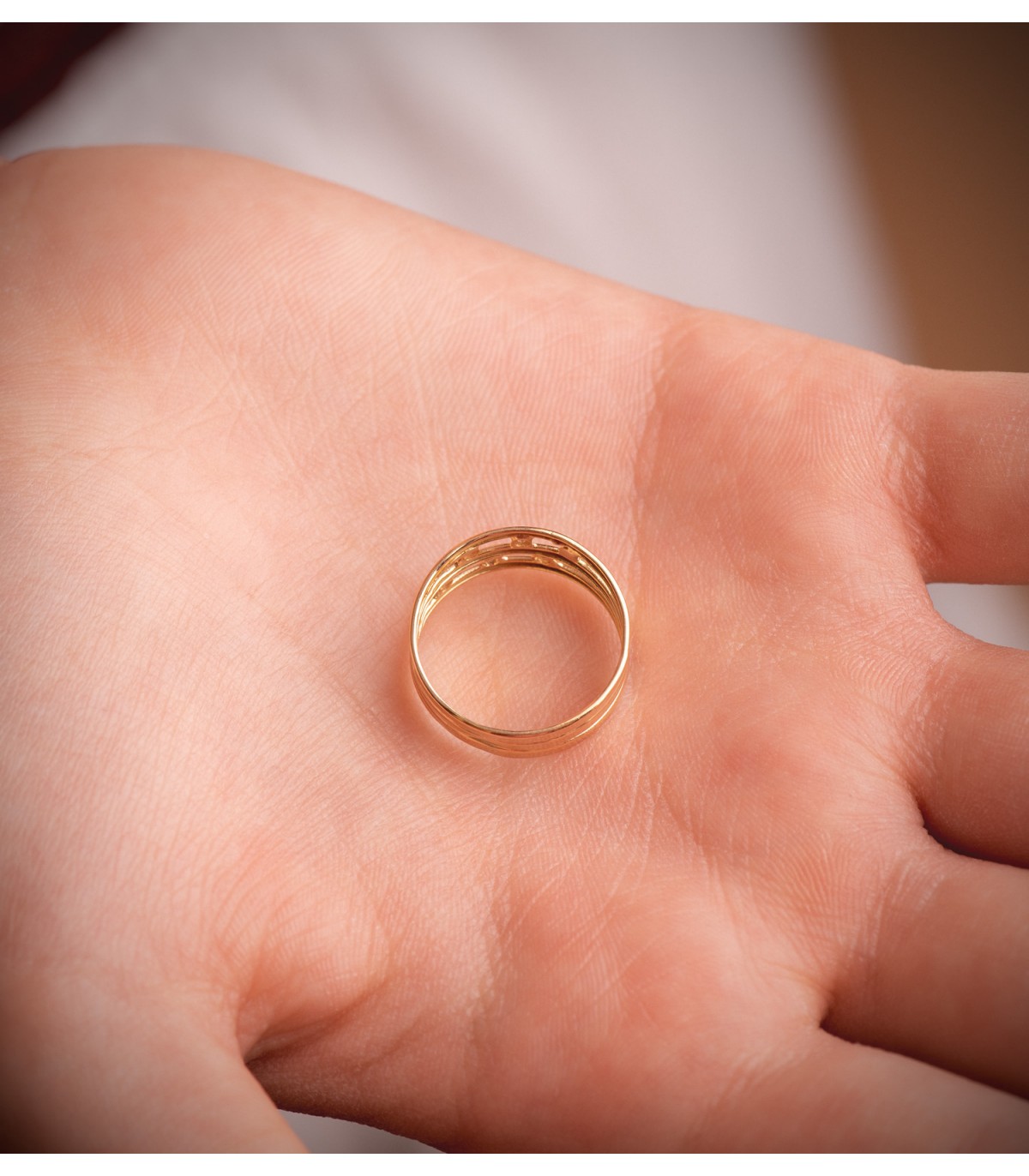 Anillo White Band Oro amarillo 18K -  sortija de bandas con piedras, joyas online de oro para mujer