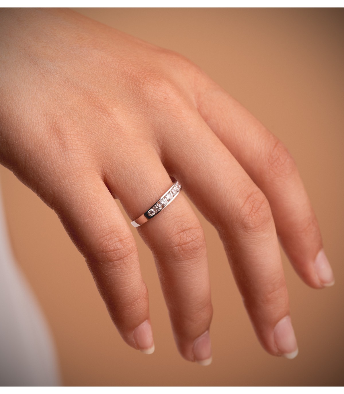 Alliance pour mariage 18 carats or blanc. Bijouterie en ligne.