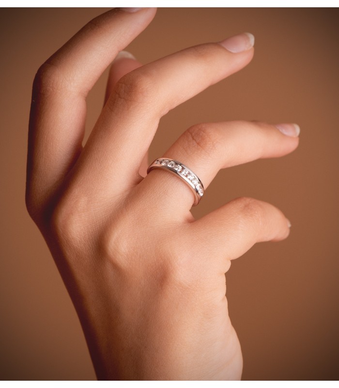 Anelli di fidanzamento in oro bianco. Modello Aida. Anello oro 18 carati.