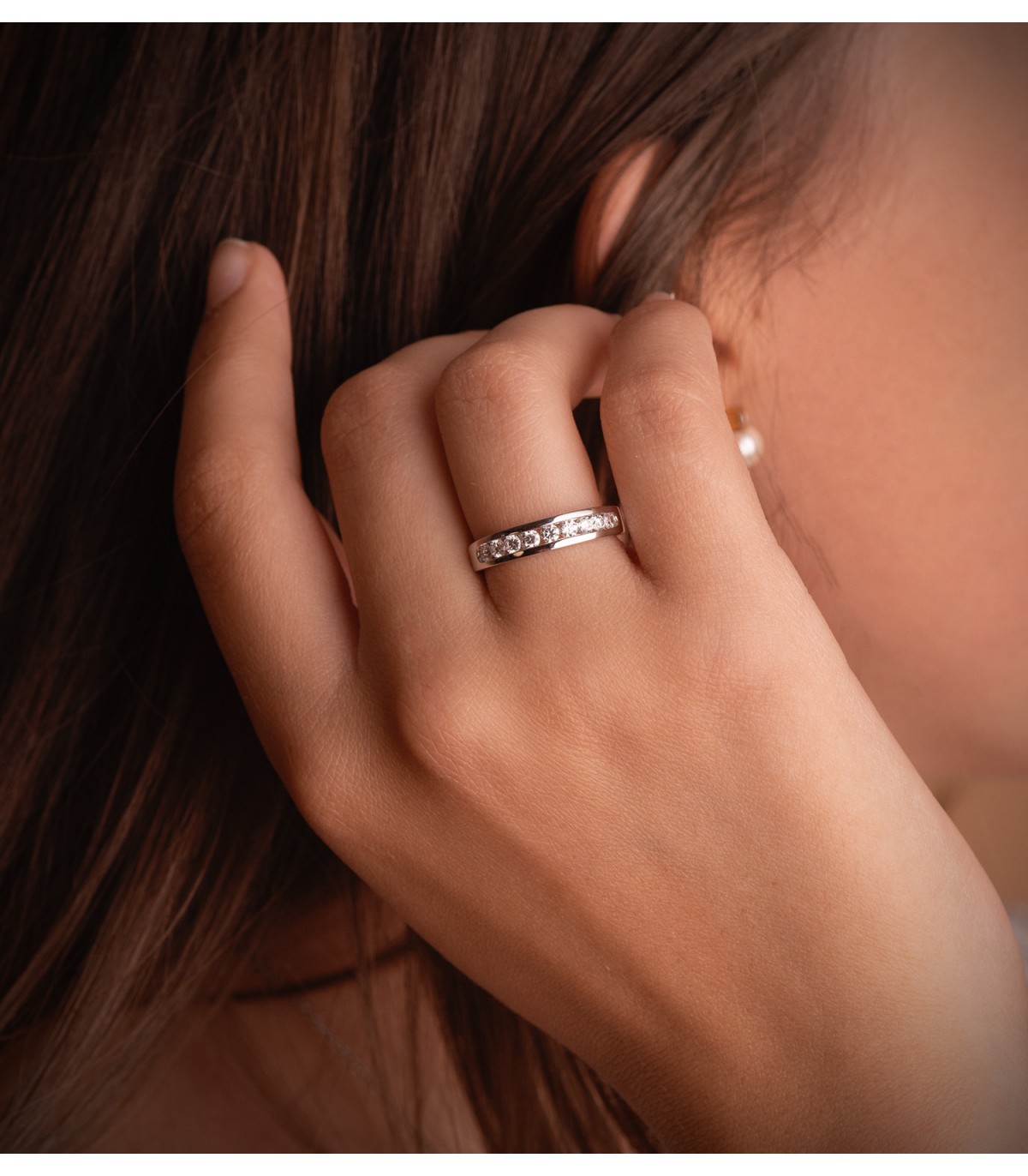 Anillos de boda en oro blanco. Alianzas de compromiso. Joyería online, Alda Joyeros.