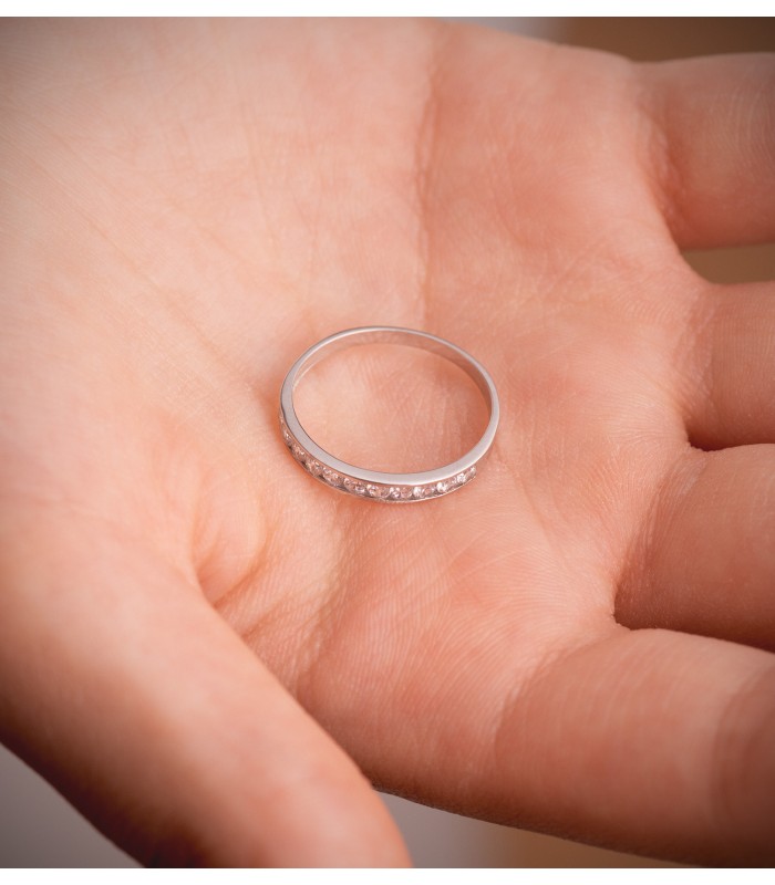 Fede nuziale in oro bianco 18 carati. Anello di matrimonio donna. Alda Joyeros.